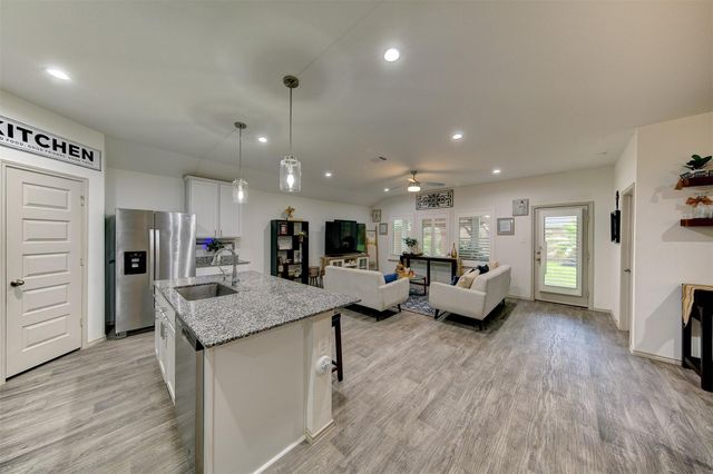 9705 Wall Street, Texas City, TX 77591
