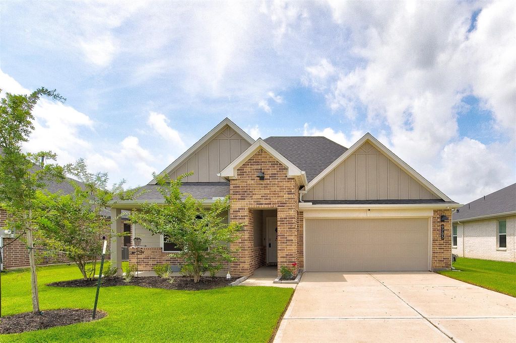 9705 Wall Street, Texas City, TX 77591