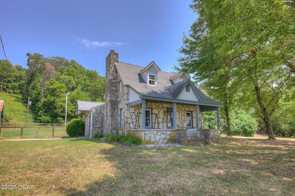 9181 Lime Kiln Drive, Neosho, MO 64850