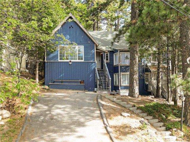 27472 Meadow Dr, Crest Park, CA 92326