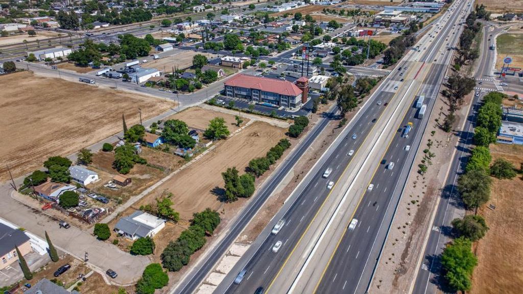 Image 2 of property listing at 312 W Tuolumne Street, Fowler, CA 93625