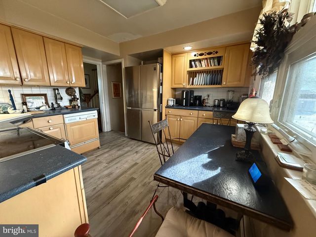 210 E PROVIDENCE RD, Lansdowne, PA 19050