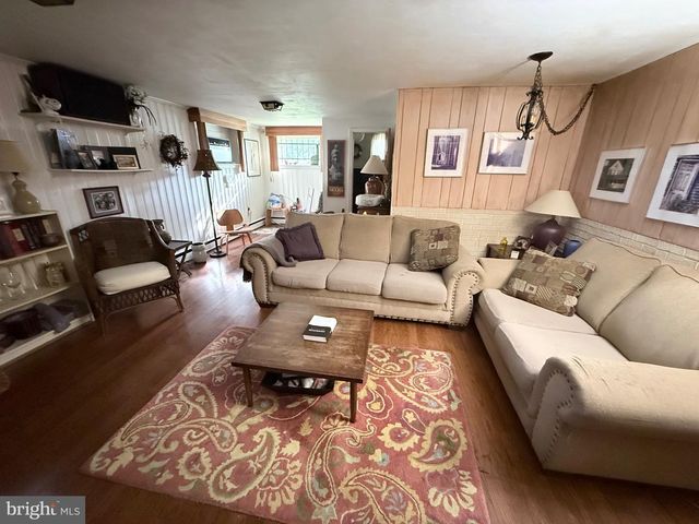 210 E PROVIDENCE RD, Lansdowne, PA 19050