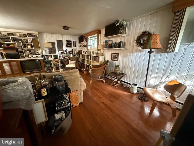 210 E PROVIDENCE RD, Lansdowne, PA 19050