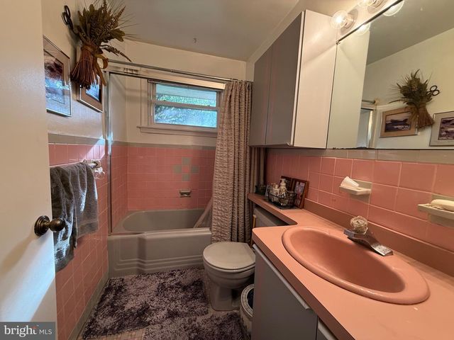 210 E PROVIDENCE RD, Lansdowne, PA 19050