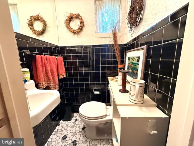 210 E PROVIDENCE RD, Lansdowne, PA 19050