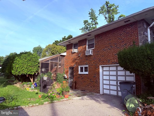 210 E PROVIDENCE RD, Lansdowne, PA 19050