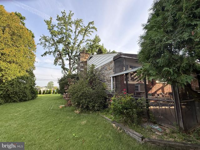 210 E PROVIDENCE RD, Lansdowne, PA 19050