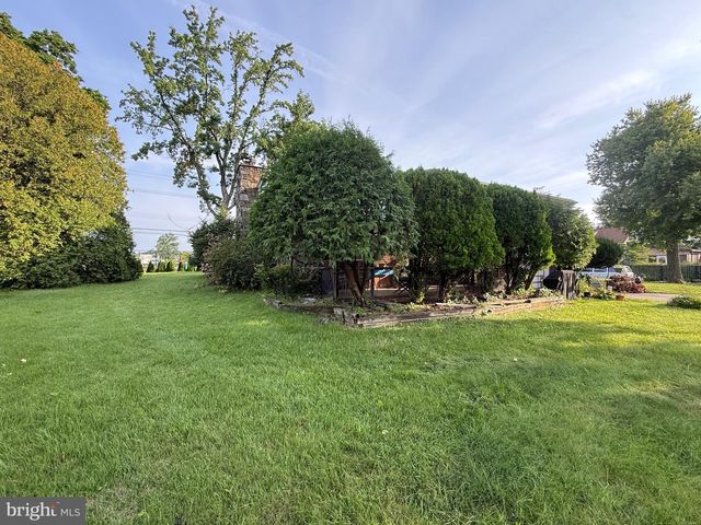 210 E PROVIDENCE RD, Lansdowne, PA 19050