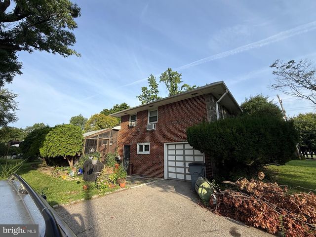 210 E PROVIDENCE RD, Lansdowne, PA 19050