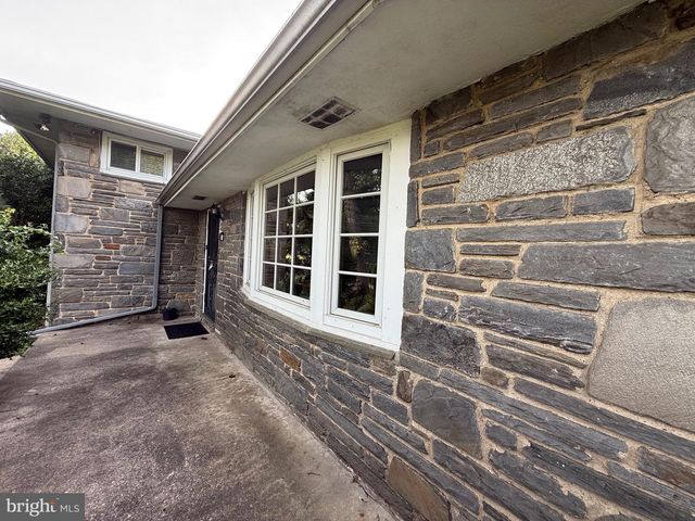 210 E PROVIDENCE RD, Lansdowne, PA 19050