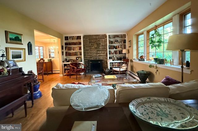 210 E PROVIDENCE RD, Lansdowne, PA 19050