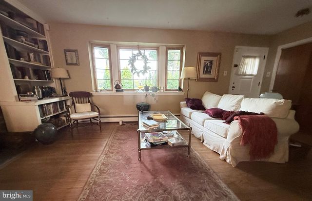 210 E PROVIDENCE RD, Lansdowne, PA 19050