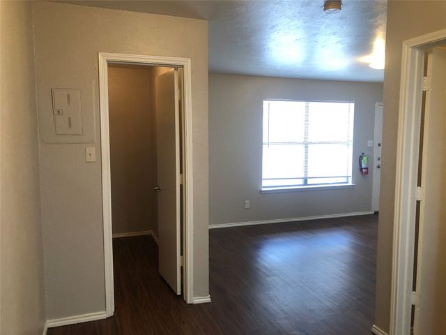 2526 W Prairie Street 202, Denton, TX 76201