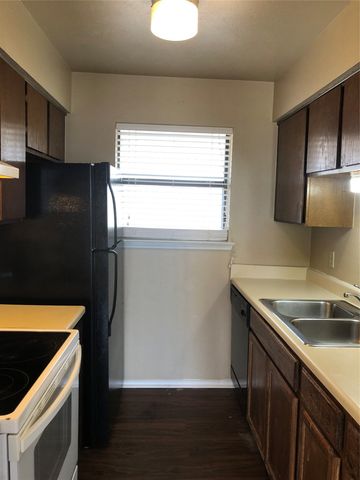 2526 W Prairie Street 202, Denton, TX 76201