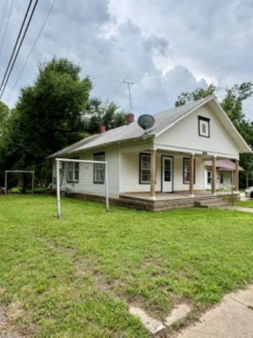 619 W Locust Ave, El Dorado, KS 67042