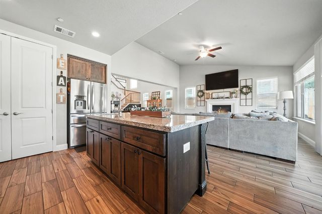 670 Morning Glory Cir, Ione, CA 95640