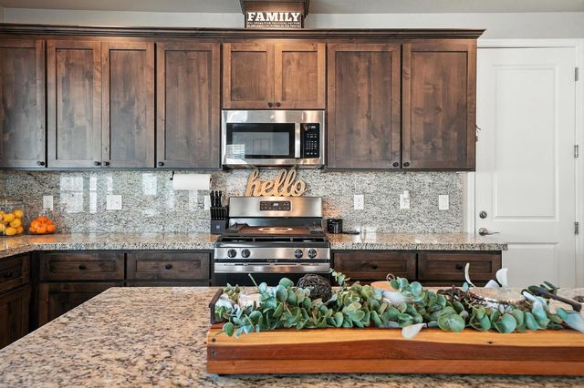 670 Morning Glory Cir, Ione, CA 95640