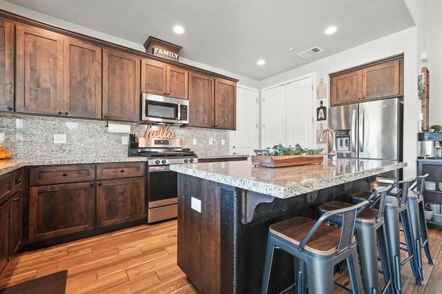 670 Morning Glory Cir, Ione, CA 95640