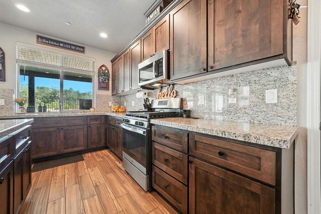 670 Morning Glory Cir, Ione, CA 95640