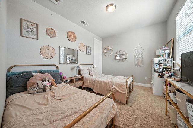 670 Morning Glory Cir, Ione, CA 95640