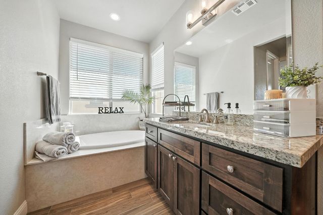 670 Morning Glory Cir, Ione, CA 95640