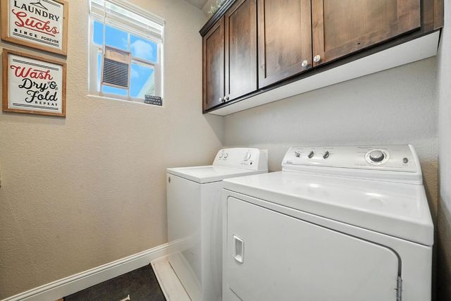 670 Morning Glory Cir, Ione, CA 95640