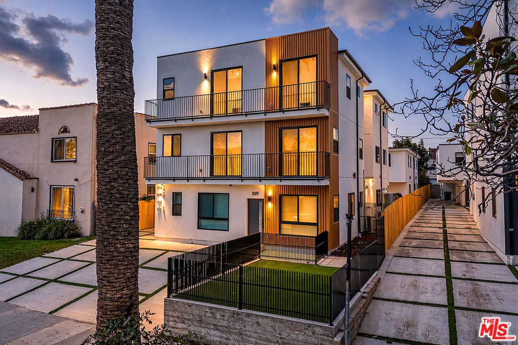 1019 S Citrus Avenue, Los Angeles, CA 90019 — exterior