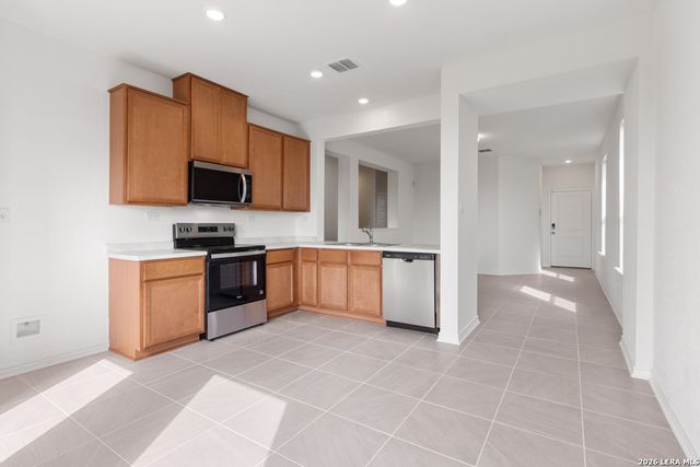 5222 BIG OAK RUN, Elmendorf, TX 78112