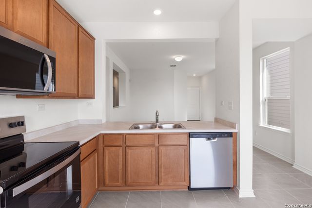 5222 BIG OAK RUN, Elmendorf, TX 78112