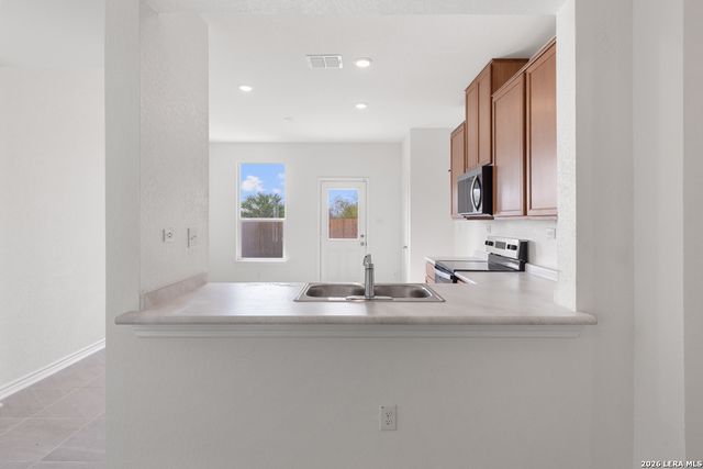 5222 BIG OAK RUN, Elmendorf, TX 78112