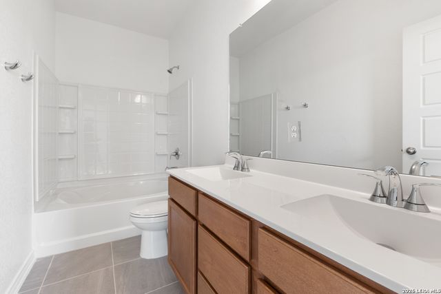 5222 BIG OAK RUN, Elmendorf, TX 78112