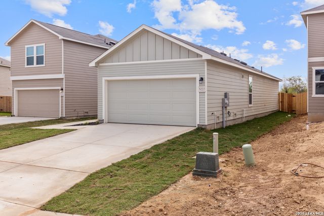 5222 BIG OAK RUN, Elmendorf, TX 78112