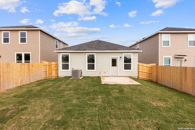 5222 BIG OAK RUN, Elmendorf, TX 78112