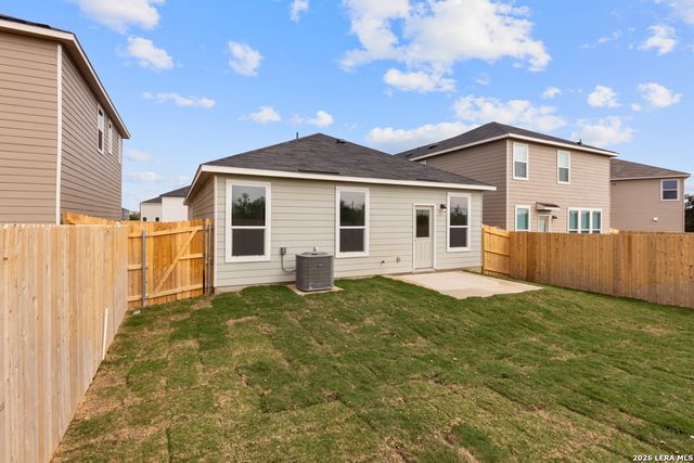 5222 BIG OAK RUN, Elmendorf, TX 78112