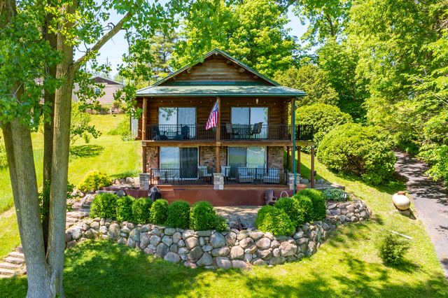 61851 Ochala Drive, Newberg Twp, MI 49061