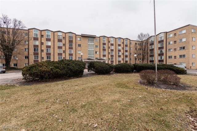 25735 Lorain Road 421, North Olmsted, OH 44070