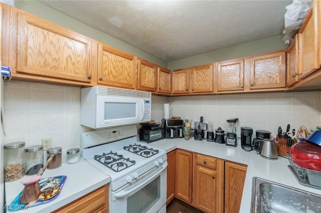 25735 Lorain Road 421, North Olmsted, OH 44070