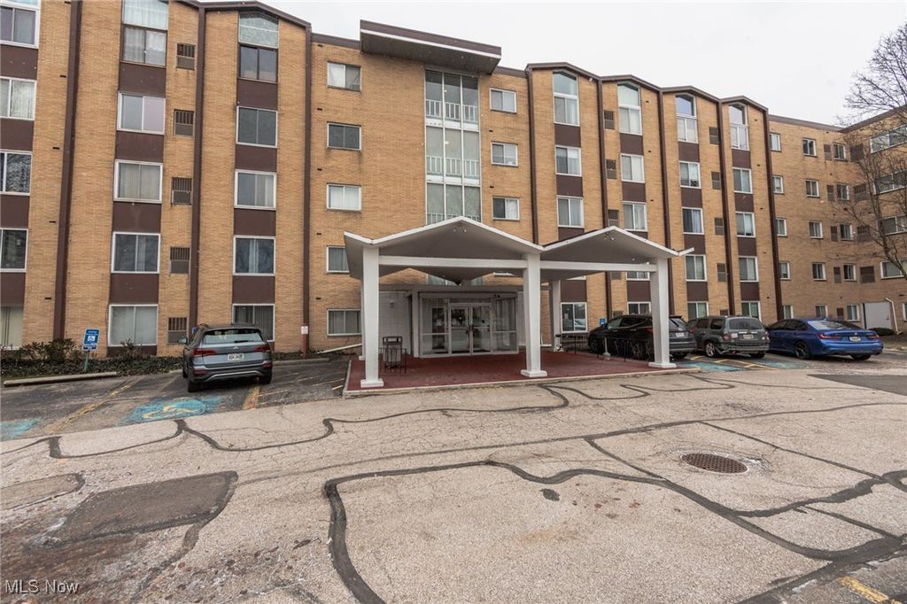 25735 Lorain Road 421, North Olmsted, OH 44070