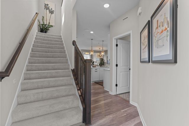 17902 Giants Way, Lakeville, MN 55044