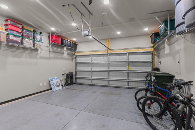 17902 Giants Way, Lakeville, MN 55044