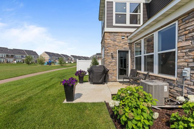 17902 Giants Way, Lakeville, MN 55044