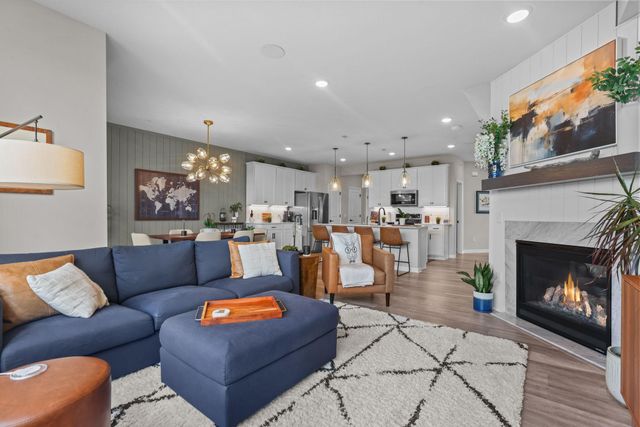 17902 Giants Way, Lakeville, MN 55044