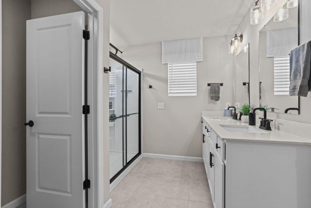17902 Giants Way, Lakeville, MN 55044