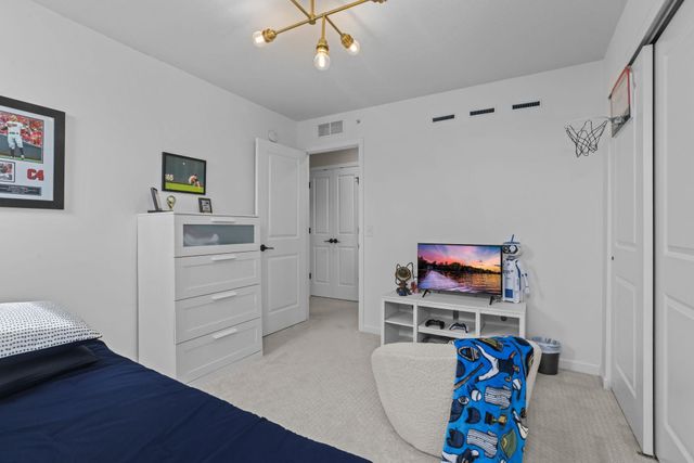17902 Giants Way, Lakeville, MN 55044