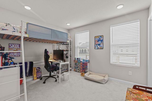 17902 Giants Way, Lakeville, MN 55044