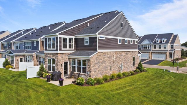17902 Giants Way, Lakeville, MN 55044