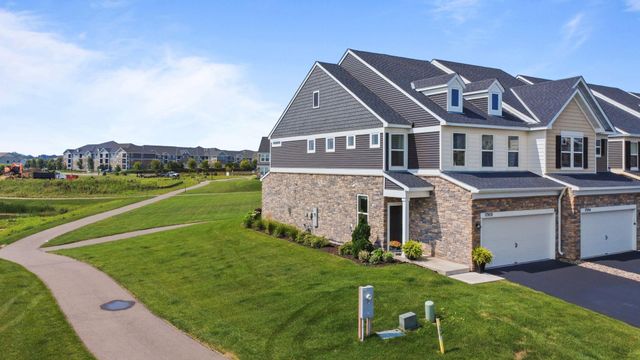 17902 Giants Way, Lakeville, MN 55044