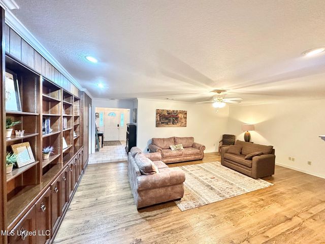 6001 Wooded Acres Road, Vancleave, MS 39565