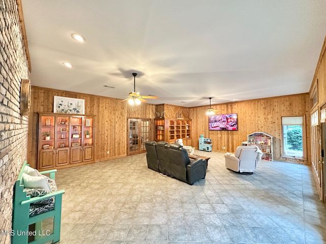 6001 Wooded Acres Road, Vancleave, MS 39565